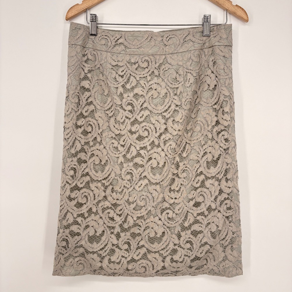 Banana Republic Beige Lace Pencil Skirt Size 8 Knee Length Zipper‎ Back